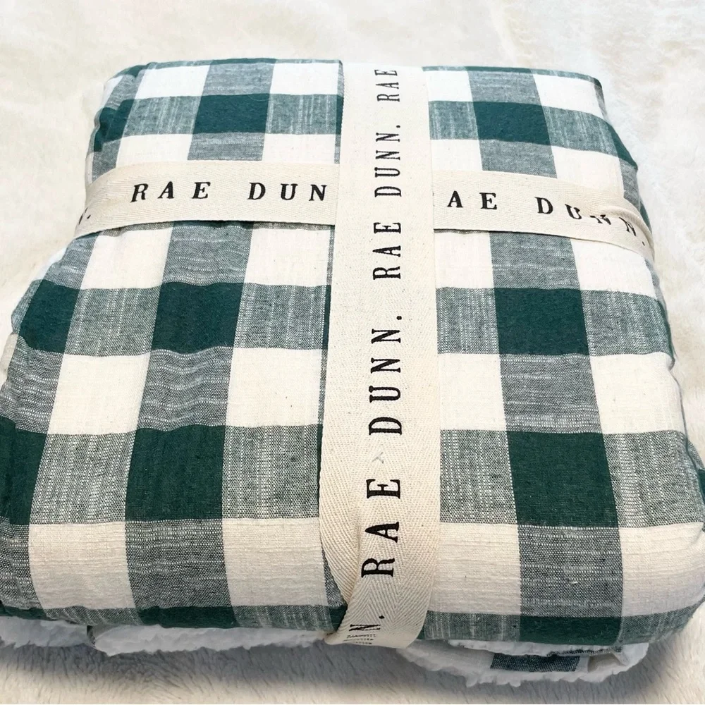 NWT Rae Dunn MAKING SPIRITS BRIGHT Buffalo Check Sherpa Blanket Throw
